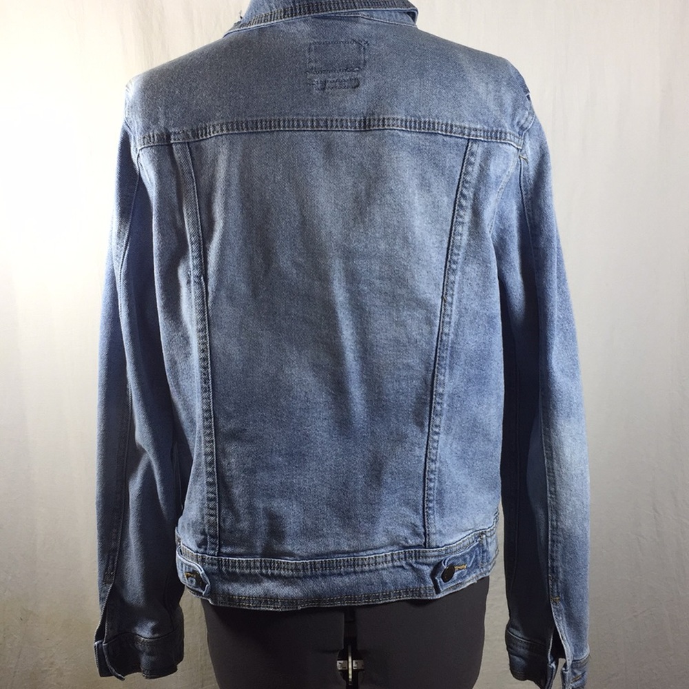Universal Thread Distressed Jeans Jacket Size L - image 4